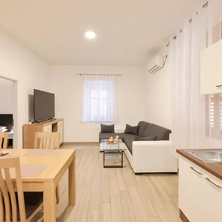 Old Town Donatello Apartment