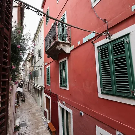 Old Town Donatello Apartment *