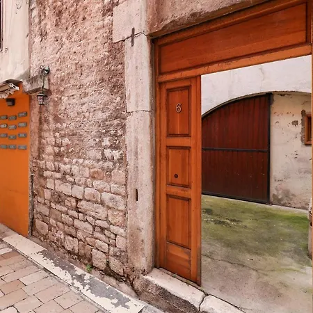 Old Town Donatello *