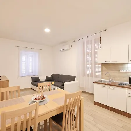 Apartment Old Town Donatello *